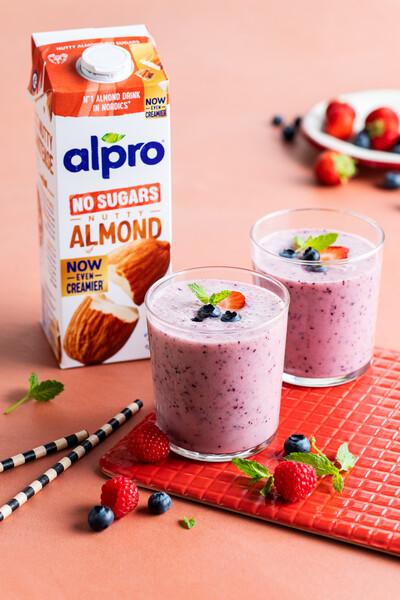 Smoothie cœur rose aux amandes