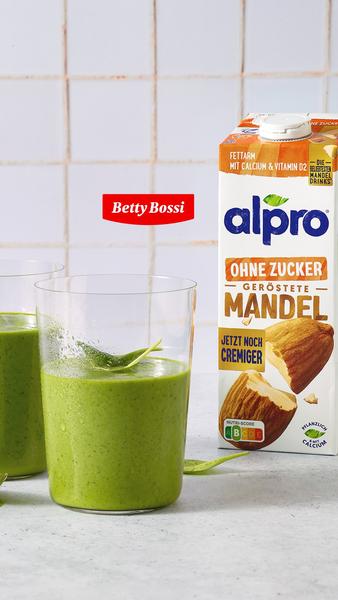 Smoothie vert à la boisson à l’amande