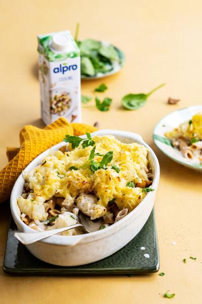 Gegratineerde pasta met bloemkoolsaus