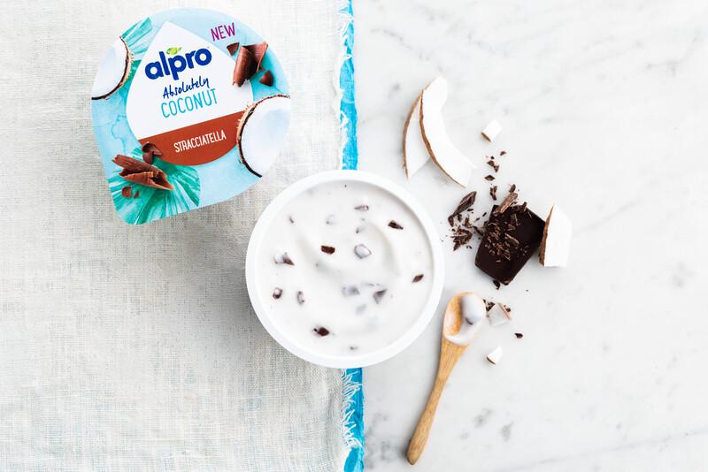 Alpro va a por todas con más coco y frutas