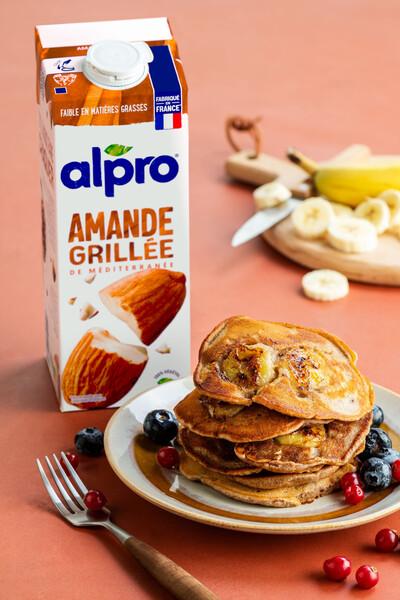 Pancakes à la banane caramélisée