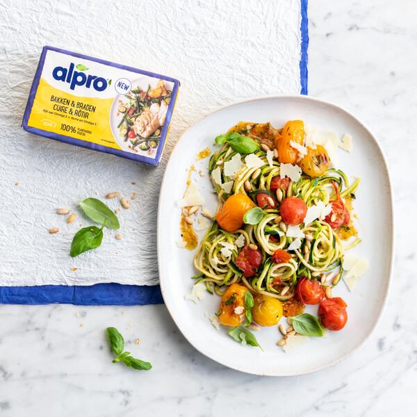 Spaghetti de courgettes aux tomates et pignons de pin