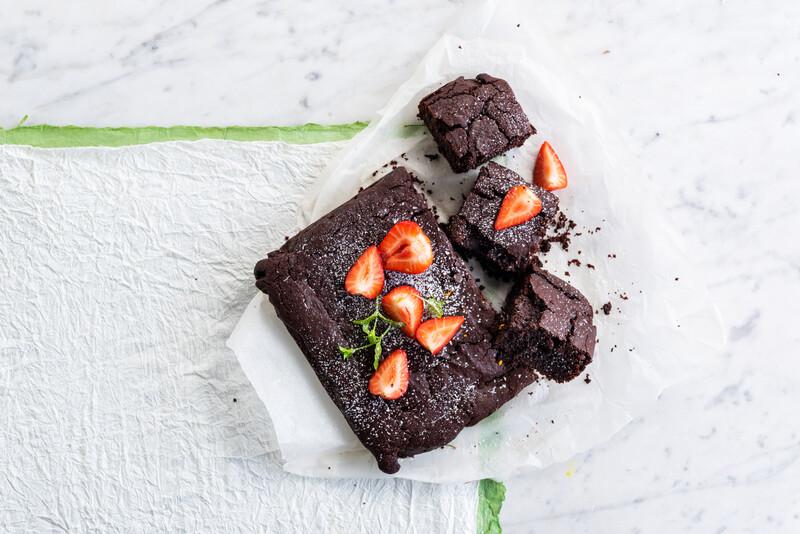 Brownie vegano de chocolate y naranja