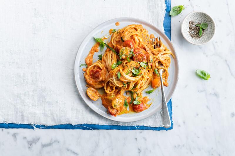 Spaghetti in a Rich Roasted Tomato & Pepper Sauce