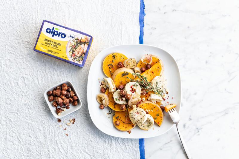 Geroosterde butternut met geitenkaas en hazelnoten