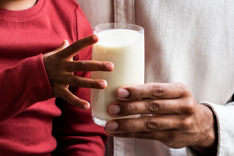 นมโอ๊ตกับนมวัวต่างกันอย่างไร