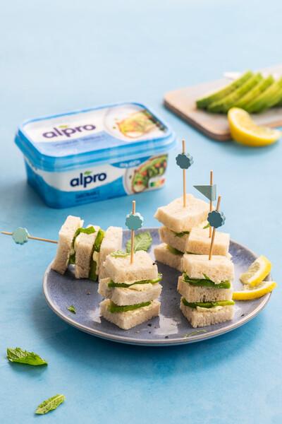 Stapelbroodjes met avocado